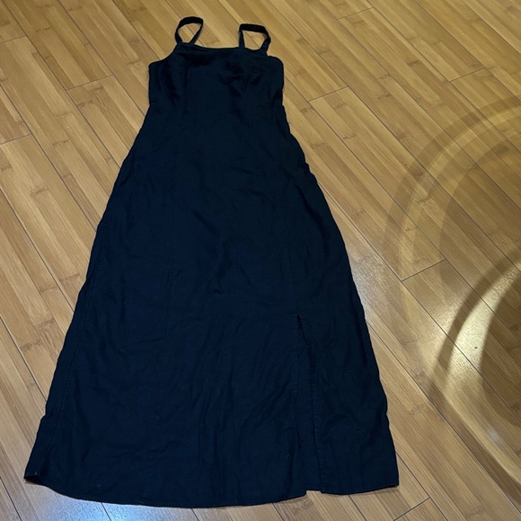 Old Navy Dresses & Skirts - Old Navy Elegant Black Maxi Dress